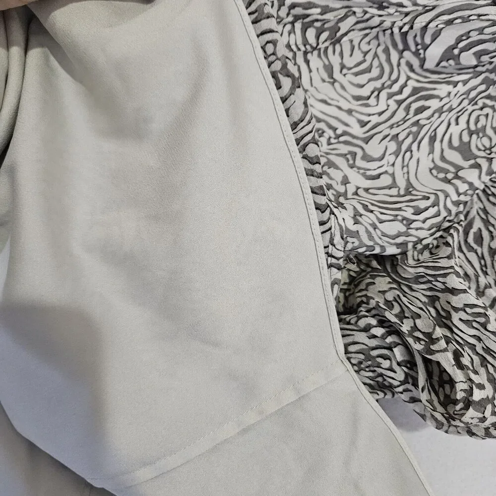 Diane Von Furstenberg Syrah Silk Blouse Size 4DVF Floral Rose Print Lined V-Neck - Picture 7 of 12